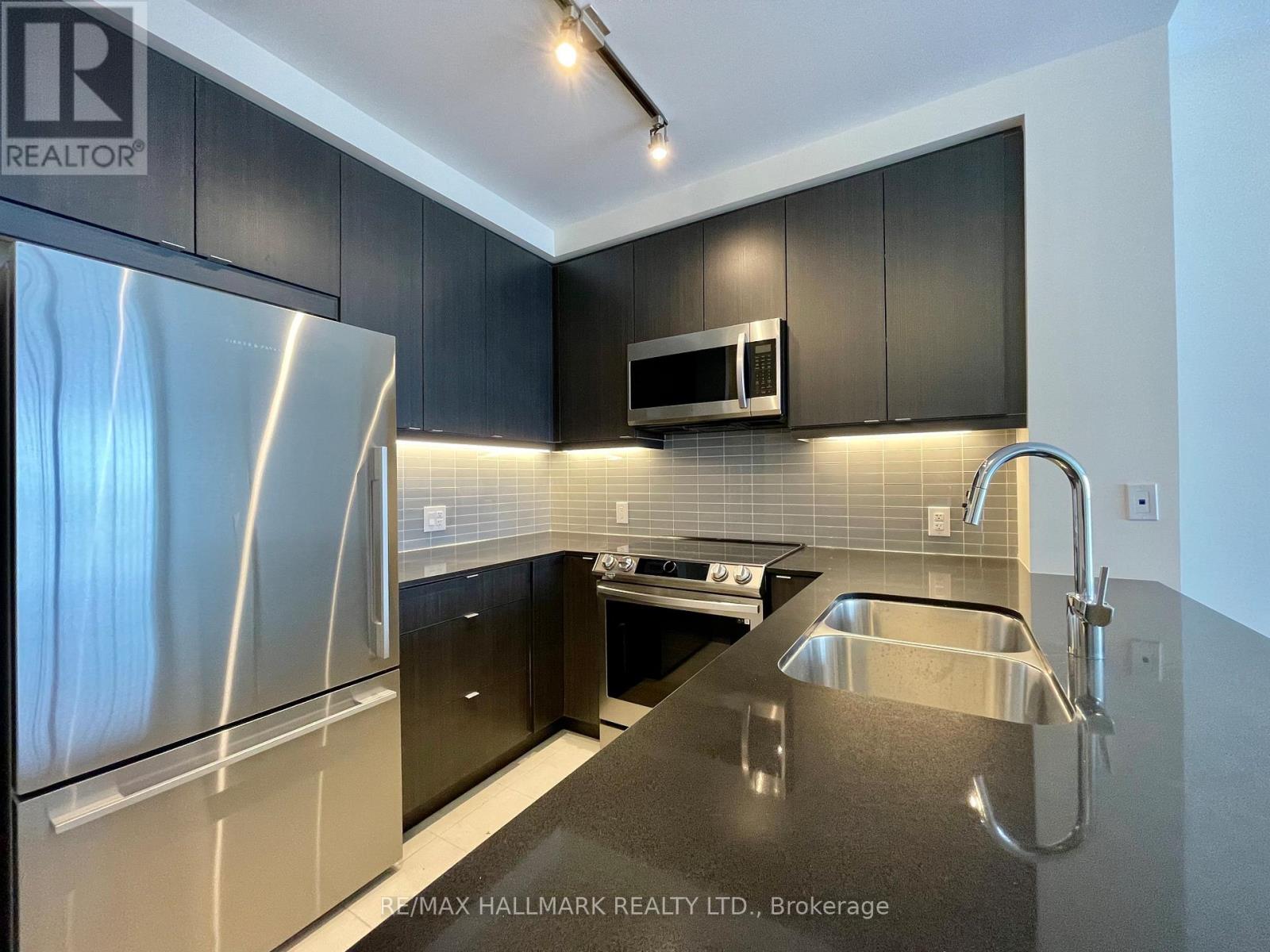 808 - 50 Thomas Riley Road, Toronto, Ontario  M9B 0C5 - Photo 2 - W12902034