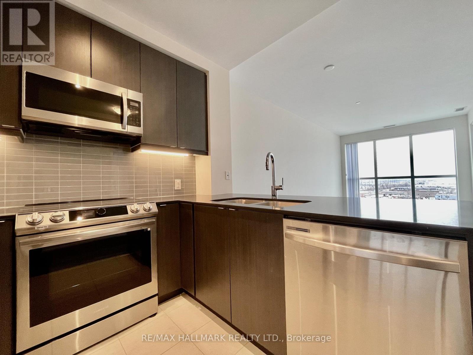 808 - 50 Thomas Riley Road, Toronto, Ontario  M9B 0C5 - Photo 5 - W12902034