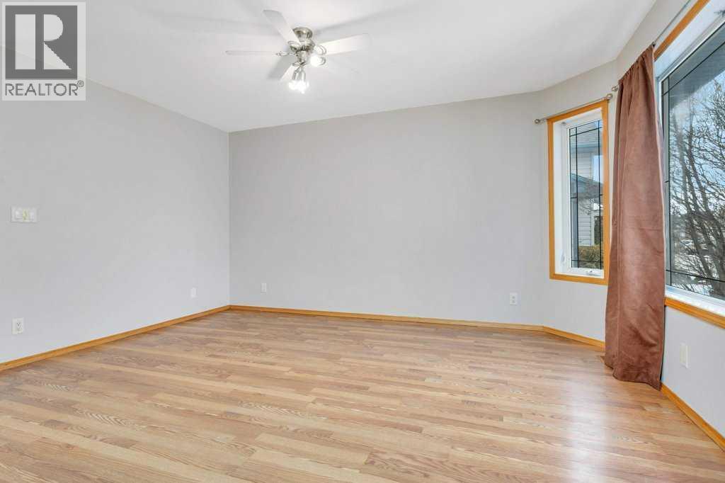 220 Deschner Close, Red Deer, Alberta T4R 3C2 - Photo 8 - A2292853