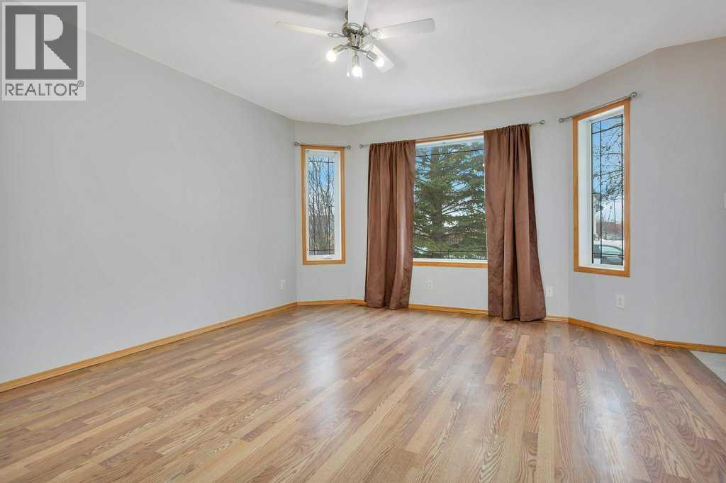 220 Deschner Close, Red Deer, Alberta T4R 3C2 - Photo 11 - A2292853