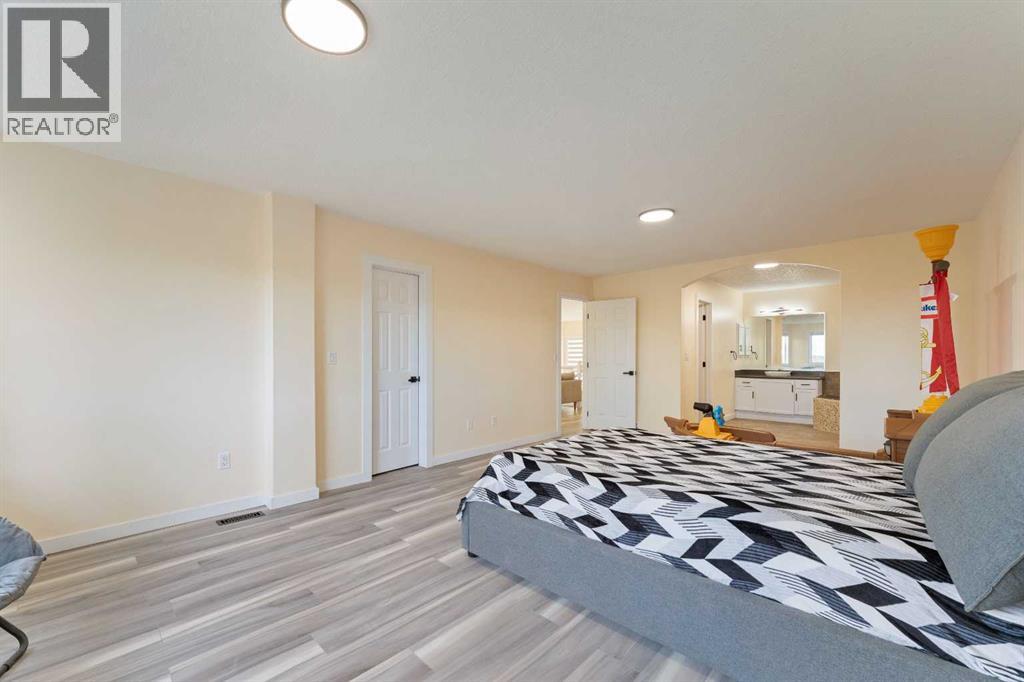 20 Sherwood Circle Nw, Calgary, Alberta  T3R 1R2 - Photo 19 - A2294822