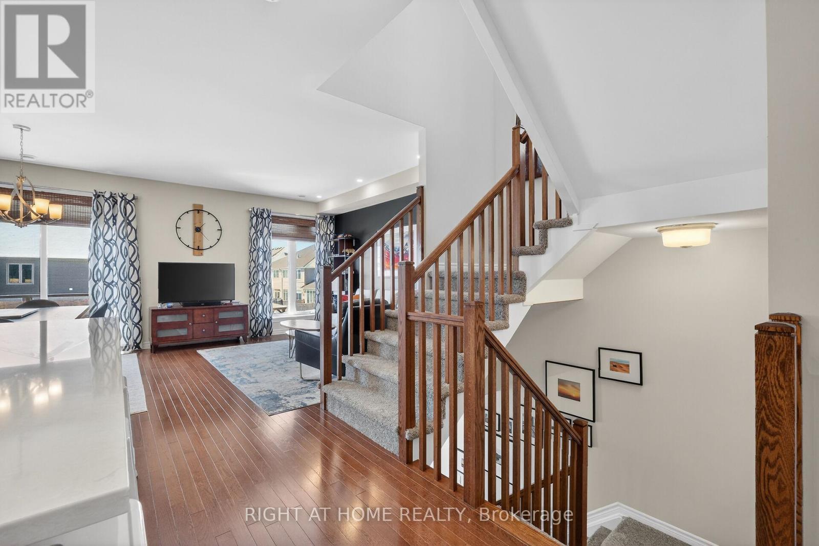 570 Labrador Crescent, Ottawa, Ontario  K1T 0R3 - Photo 7 - X12902052