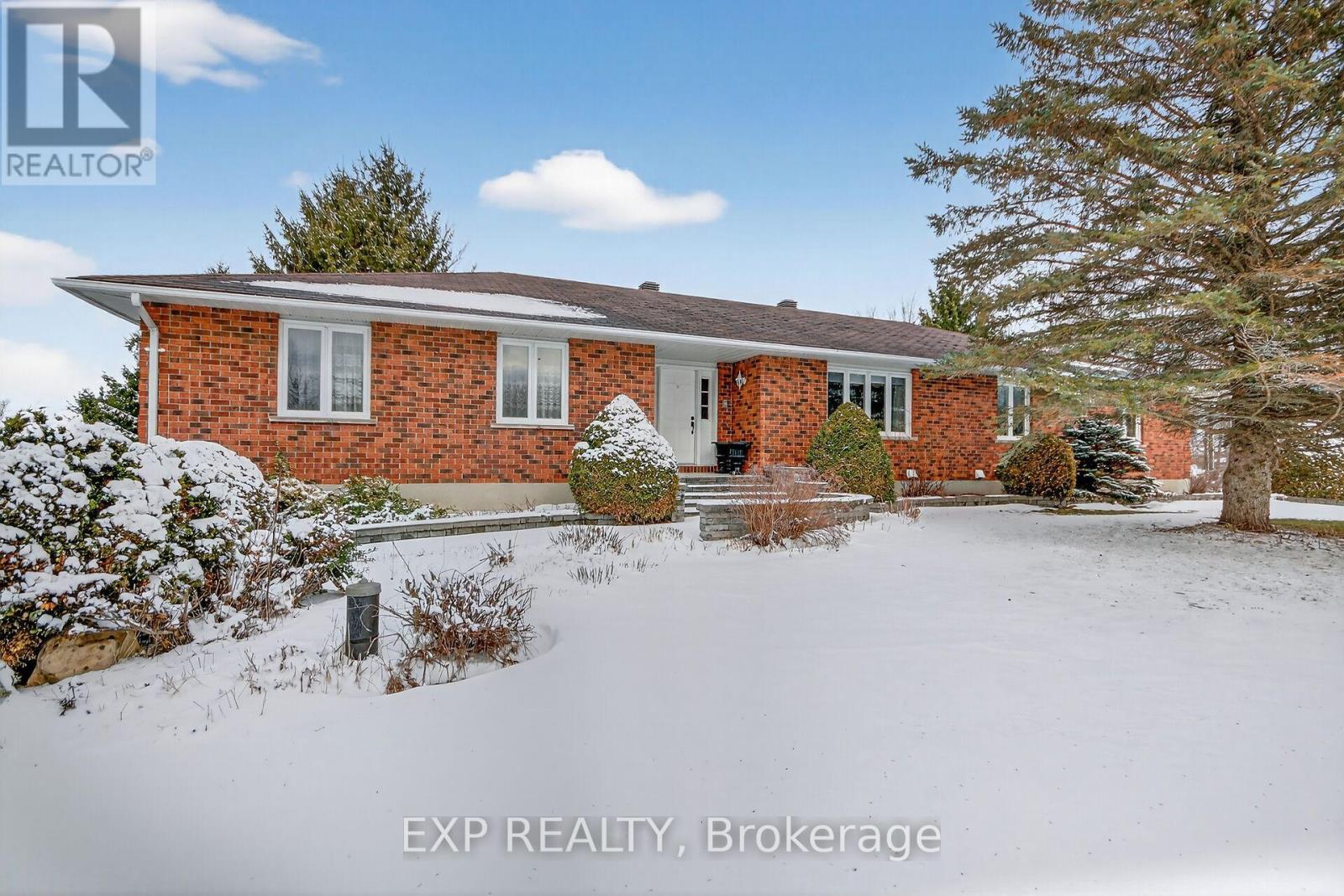 2673 Yorks Corners Road, Ottawa, Ontario  K0A 2P0 - Photo 4 - X12902058