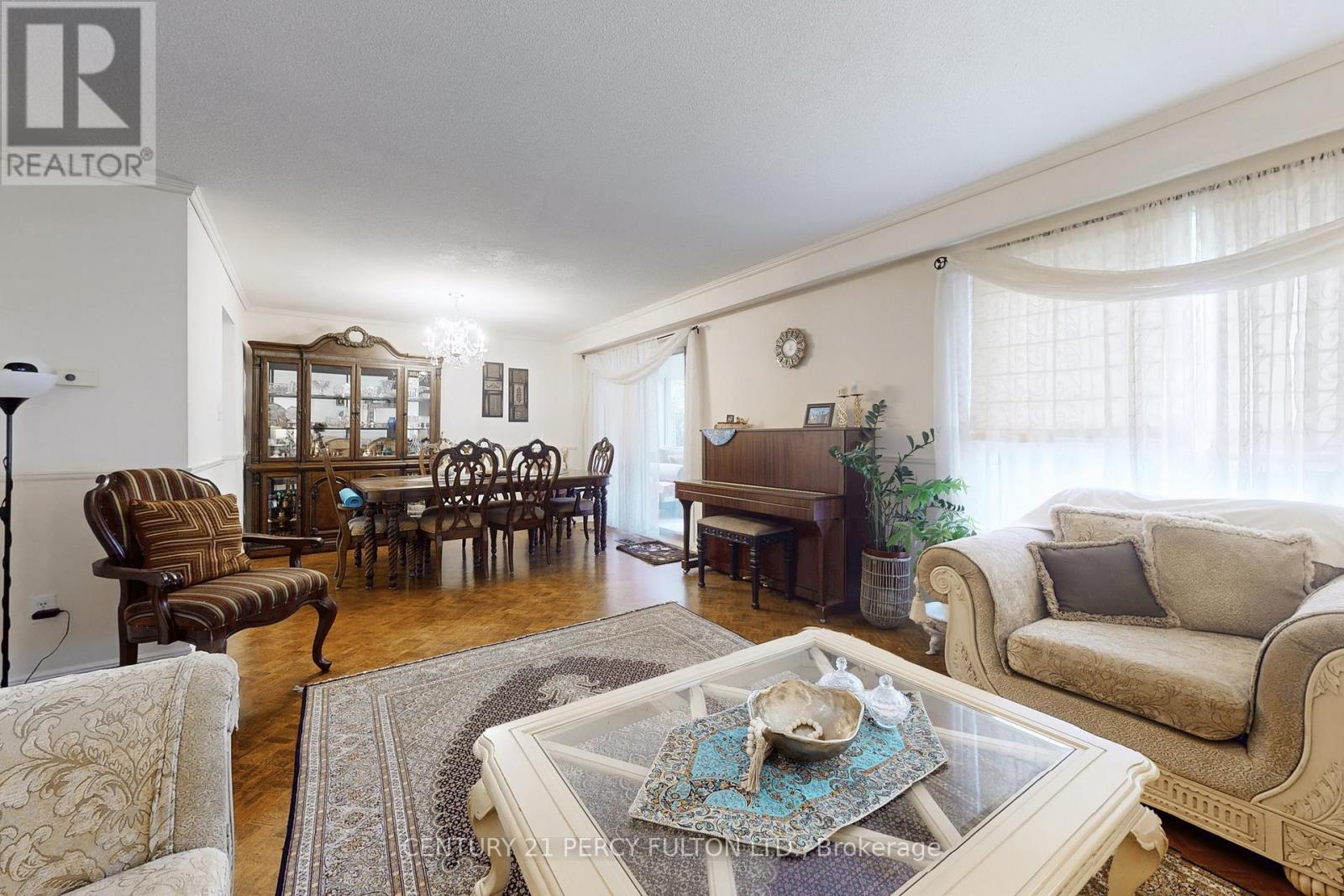 169 Willowbrook Road, Markham, Ontario  L3T 5L5 - Photo 10 - N12902042