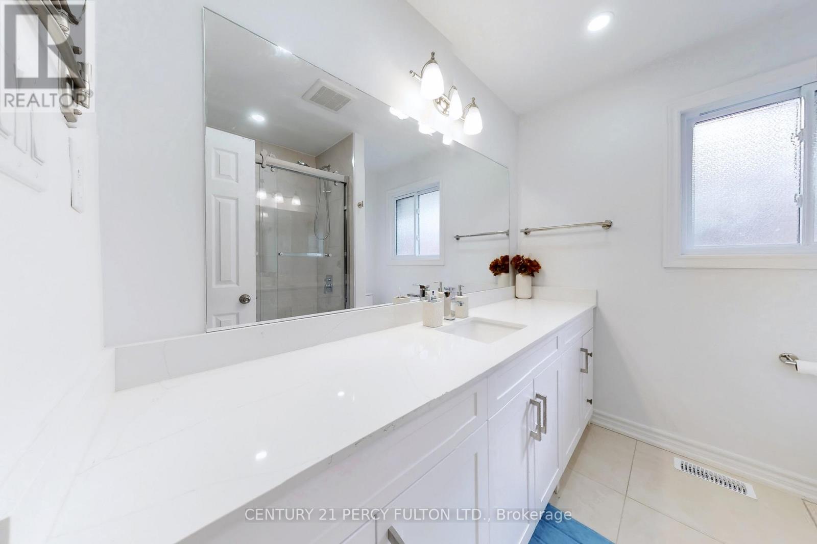 169 Willowbrook Road, Markham, Ontario  L3T 5L5 - Photo 25 - N12902042