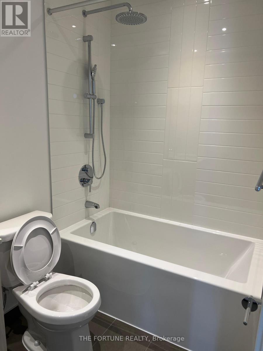 1412 - 448 Burnhamthorpe Road W, Mississauga, Ontario  L5B 0R4 - Photo 7 - W12902048