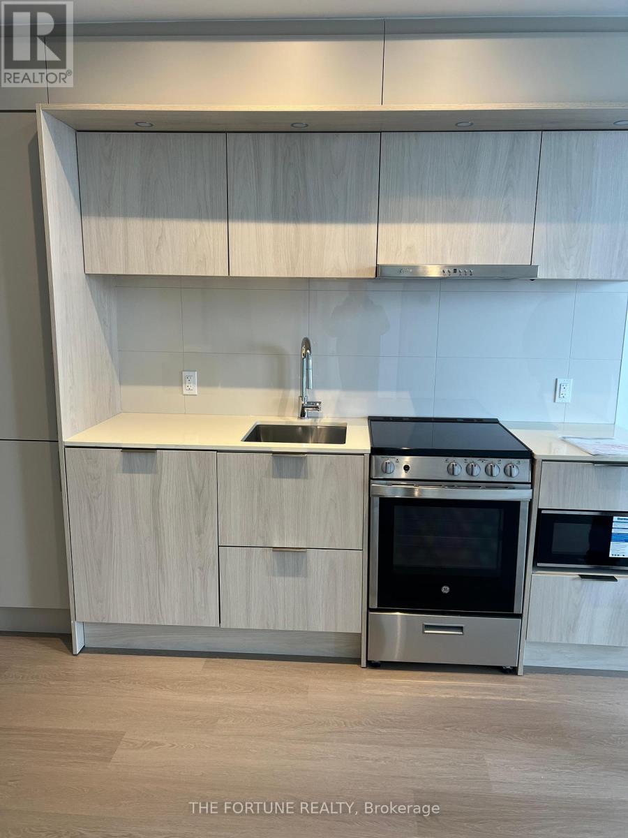 1412 - 448 Burnhamthorpe Road W, Mississauga, Ontario  L5B 0R4 - Photo 9 - W12902048