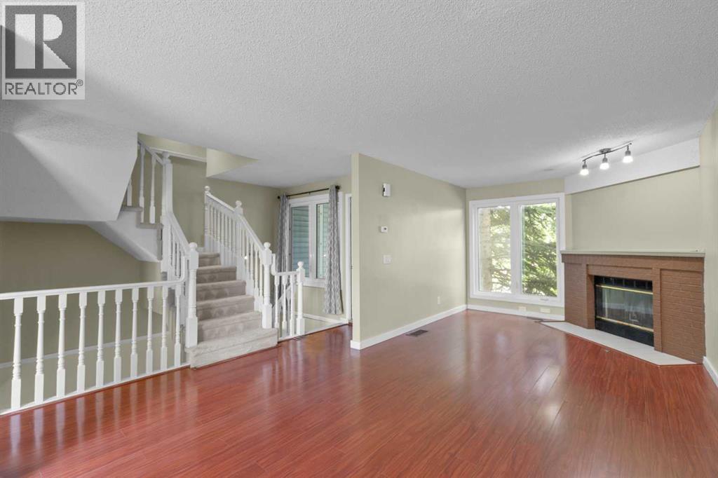 22 Coachway Gardens Sw, Calgary, Alberta  T3H 2V9 - Photo 8 - A2272208