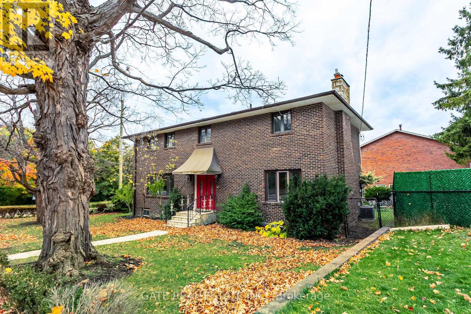 60 Scott Street, Brampton, Ontario  L6V 1S3 - Photo 3 - W12547614