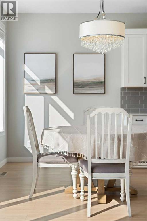 360 Bayside Crescent Sw, Airdrie, Alberta  T4B 1H1 - Photo 11 - A2293923