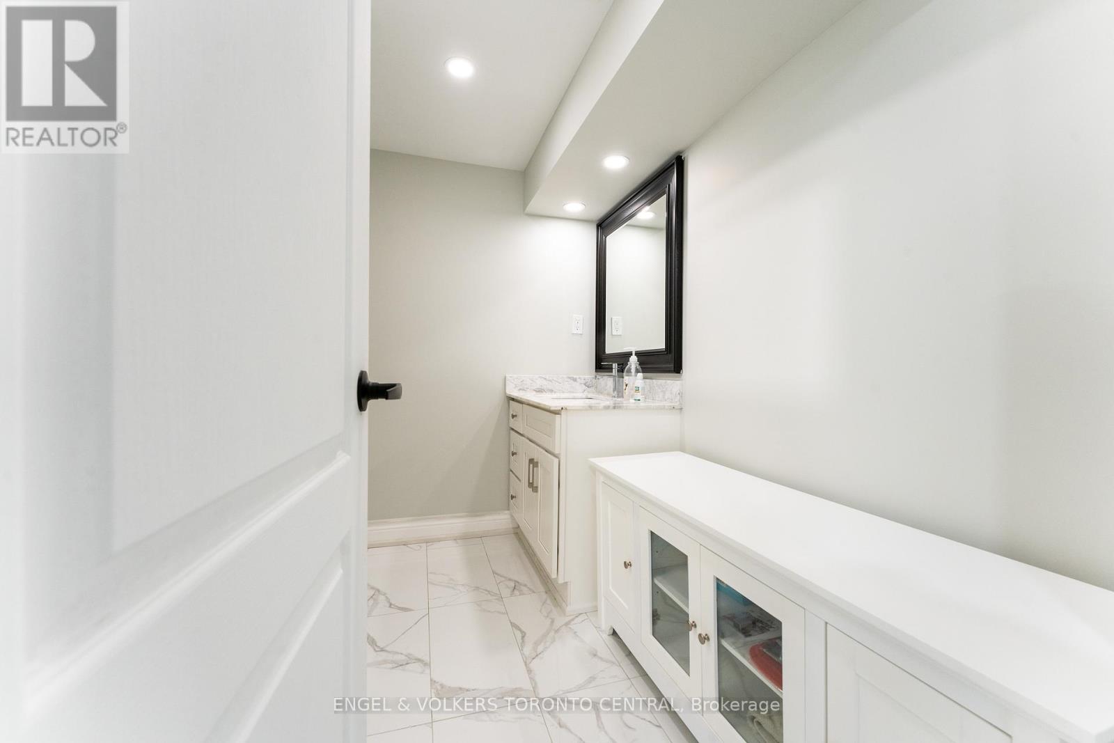 Bsmt - 767 Phillip Murray Avenue, Oshawa (Lakeview), Ontario  L1J 1J2 - Photo 3 - E12902078