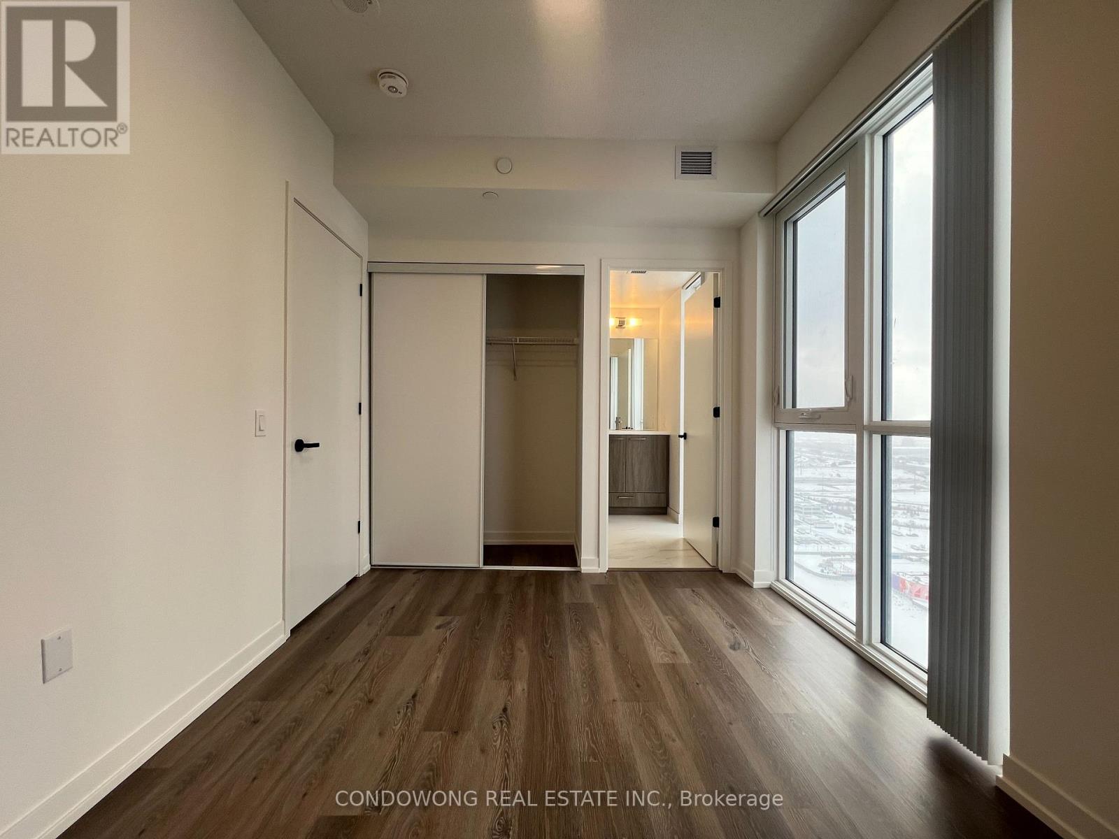 3712 - 28 Interchange Way, Vaughan (Vaughan Corporate Centre), Ontario  L4K 0P8 - Photo 6 - N12902068