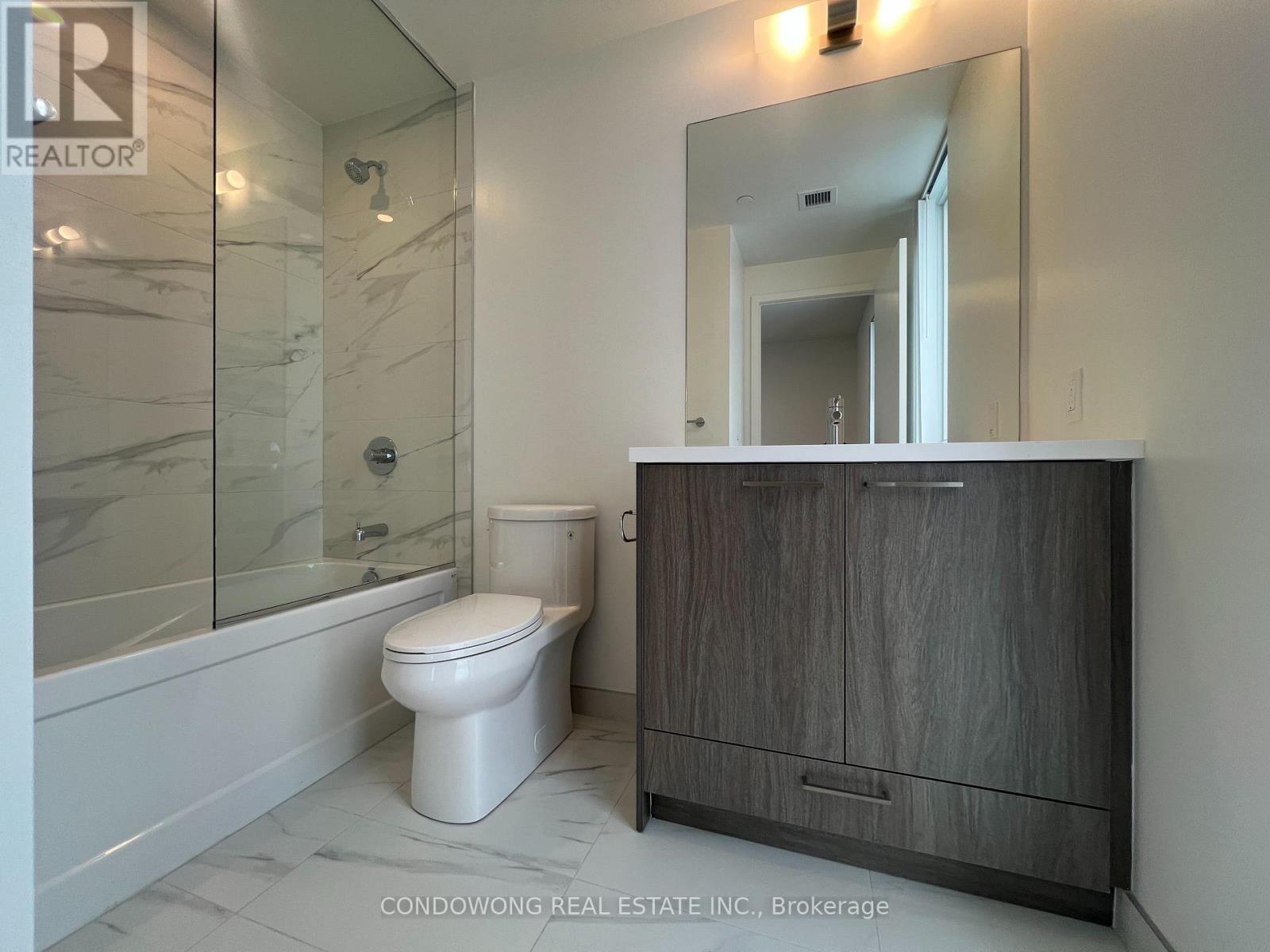 3712 - 28 Interchange Way, Vaughan (Vaughan Corporate Centre), Ontario  L4K 0P8 - Photo 7 - N12902068