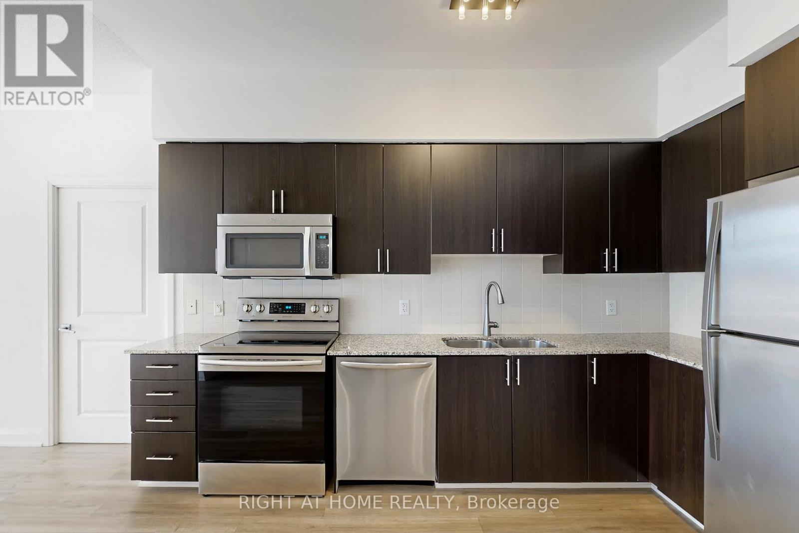 95 North Park Road, Vaughan (Beverley Glen), Ontario  L4J 0J1 - Photo 10 - N12902074