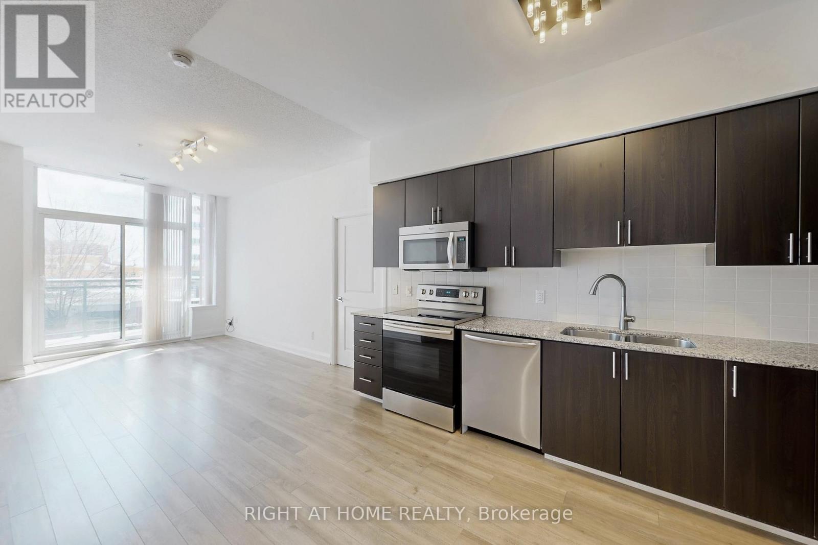 95 North Park Road, Vaughan (Beverley Glen), Ontario  L4J 0J1 - Photo 11 - N12902074