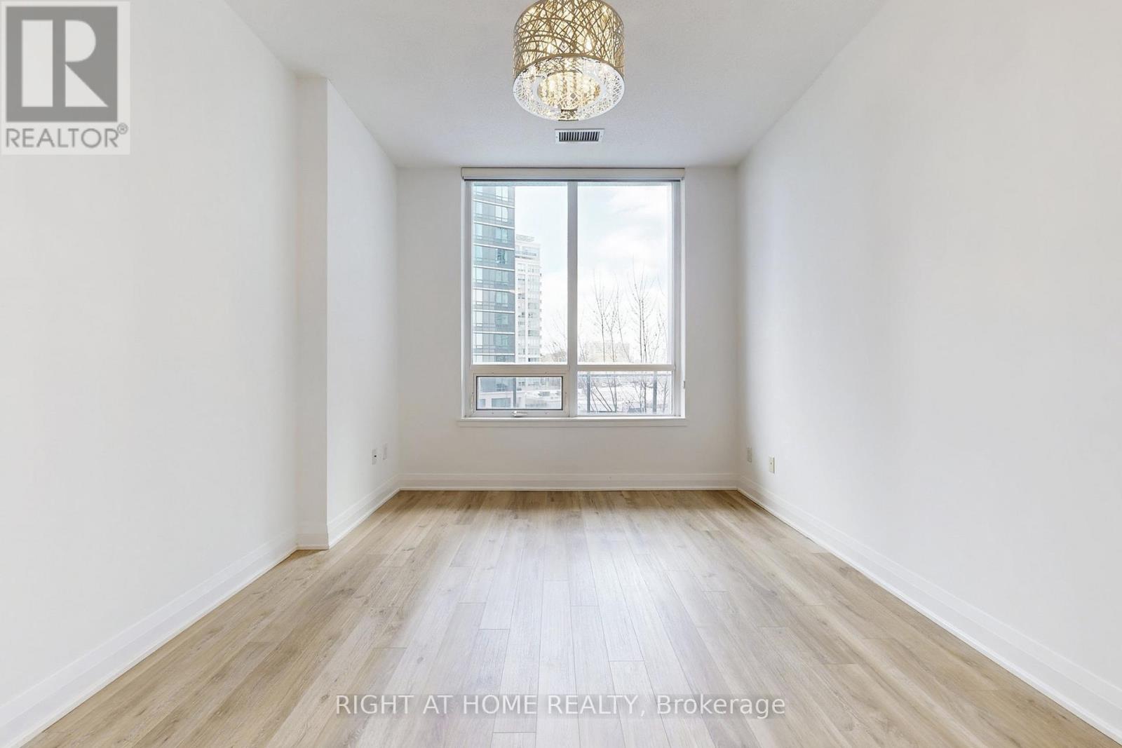 95 North Park Road, Vaughan (Beverley Glen), Ontario  L4J 0J1 - Photo 18 - N12902074