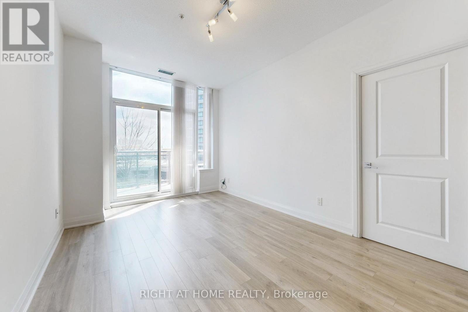 95 North Park Road, Vaughan (Beverley Glen), Ontario  L4J 0J1 - Photo 8 - N12902074