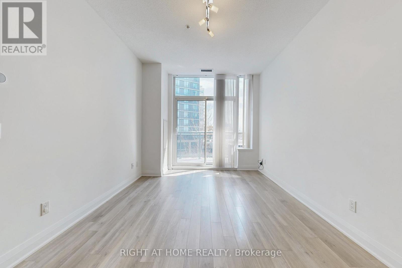 95 North Park Road, Vaughan (Beverley Glen), Ontario  L4J 0J1 - Photo 9 - N12902074