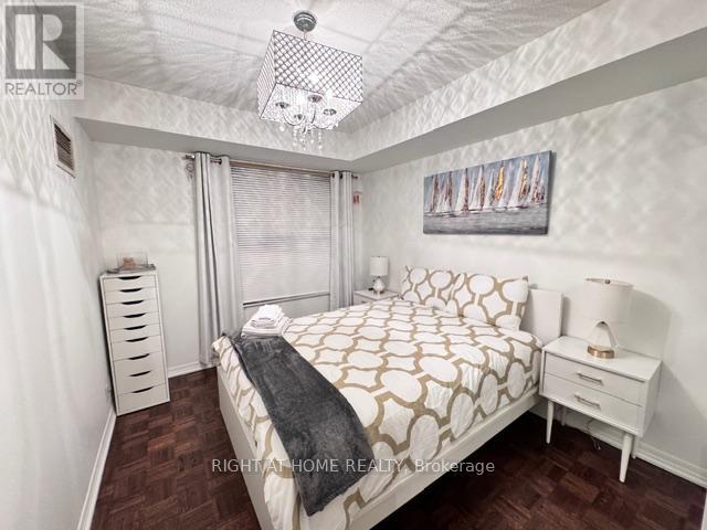 38 Fontenay Court, Toronto, Ontario  M9A 5H5 - Photo 13 - W12901912