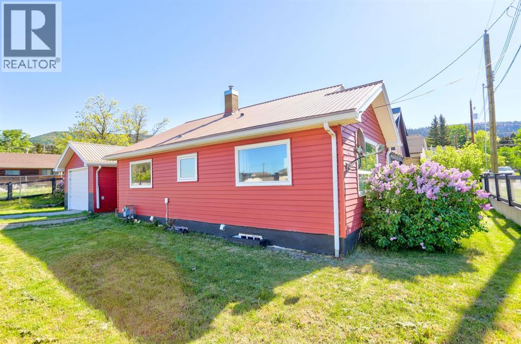 2702 216street, bellevue, Alberta