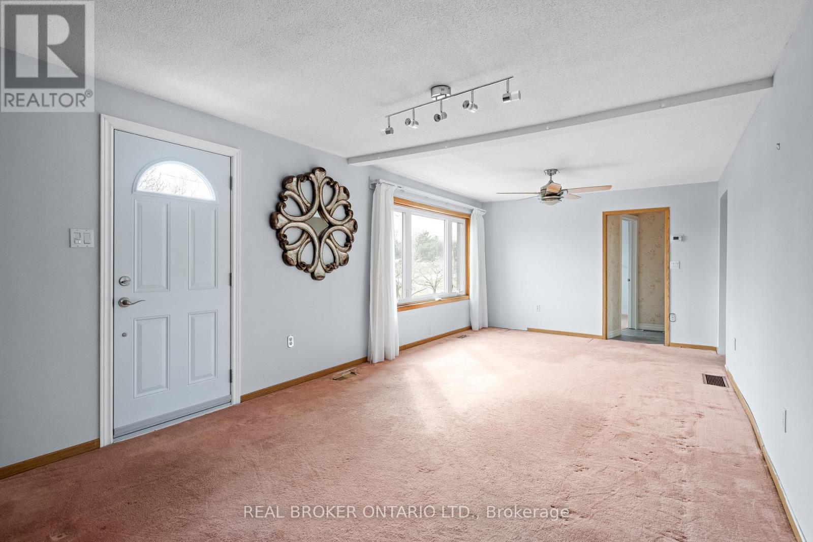 1621 Second Avenue, St. Catharines (Rural Fourth), Ontario  L2R 6P9 - Photo 4 - X12902092