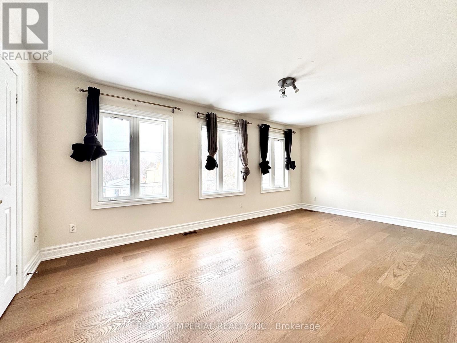 185 Pemberton Avenue, Toronto, Ontario  M2M 1Y9 - Photo 8 - C12741300