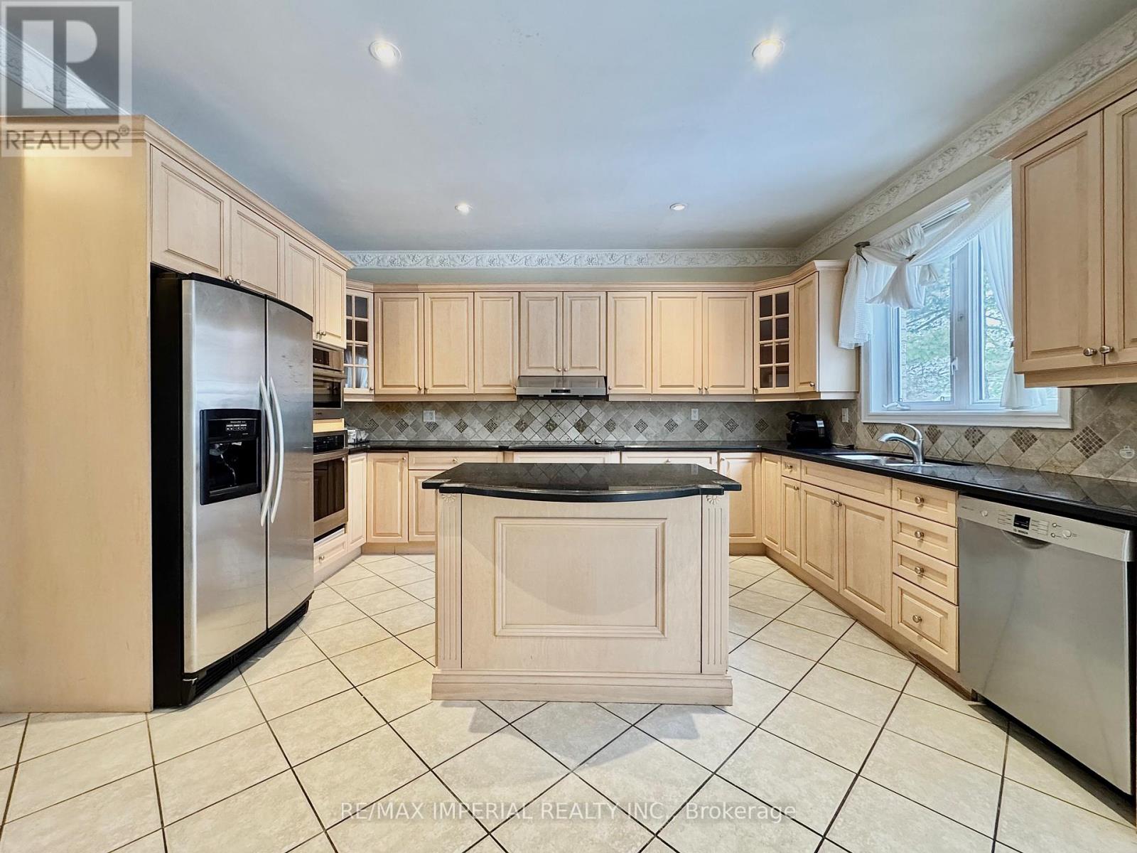 185 Pemberton Avenue, Toronto, Ontario  M2M 1Y9 - Photo 5 - C12741300