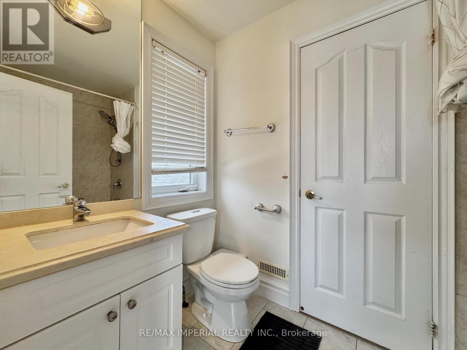 185 Pemberton Avenue, Toronto, Ontario  M2M 1Y9 - Photo 9 - C12741300