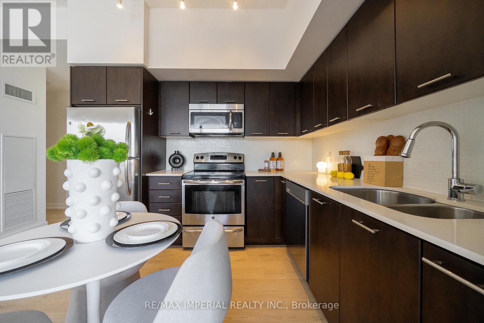 2604 - 2220 Lake Shore Boulevard W, Toronto, Ontario  M8V 0C1 - Photo 8 - W12902086