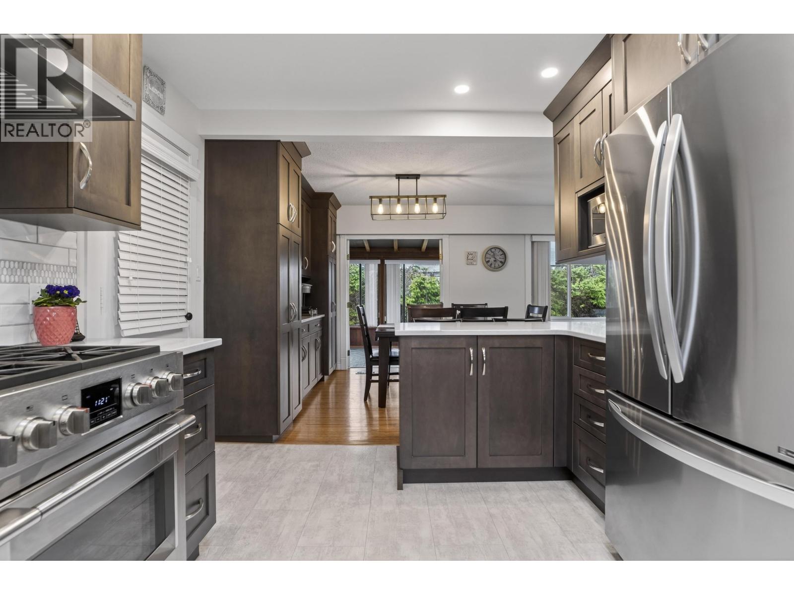 820 Ballantrae Court, Port Moody, British Columbia  V3H 1A8 - Photo 5 - R3101344