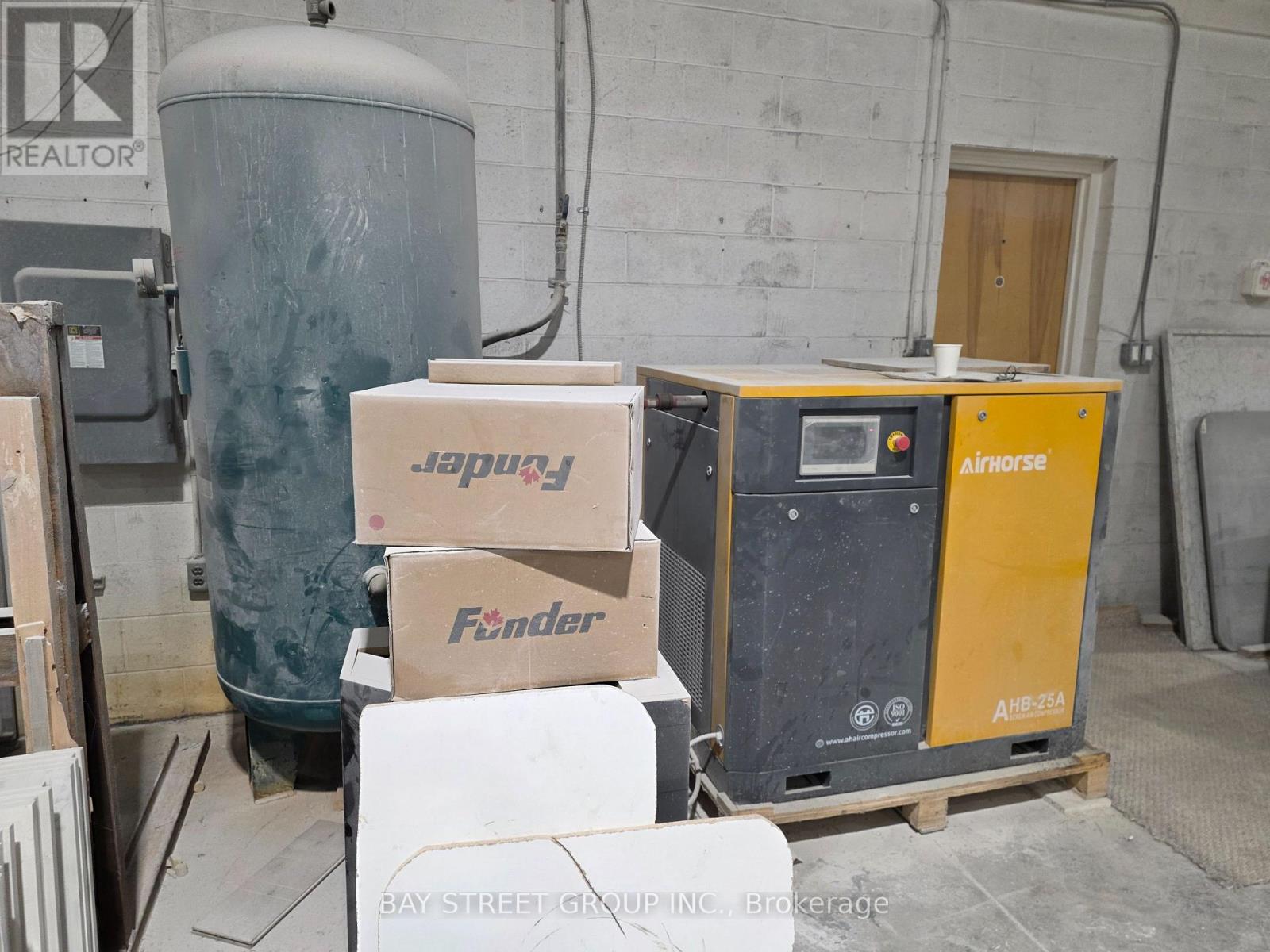 B- 16 East Wilmot Street, Richmond Hill, Ontario  L4B 1C8 - Photo 9 - N12899410