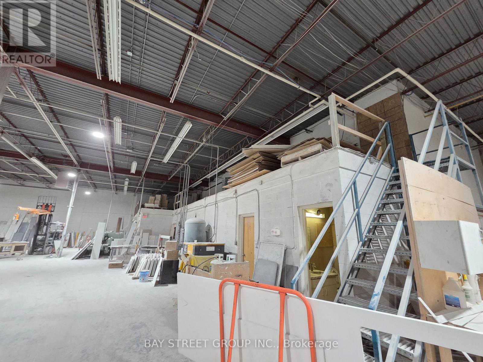 B- 16 East Wilmot Street, Richmond Hill, Ontario  L4B 1C8 - Photo 12 - N12899410