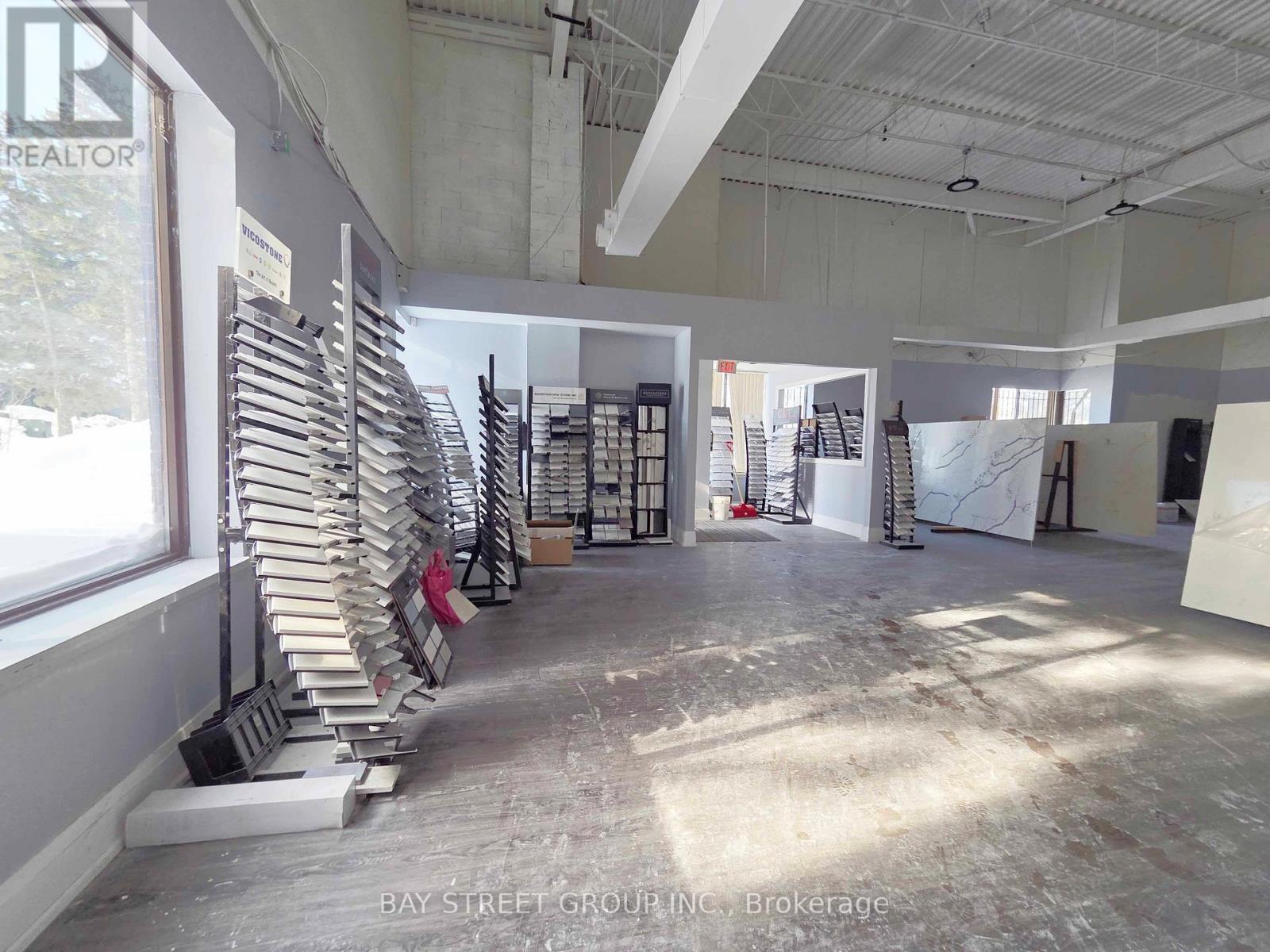 B- 16 East Wilmot Street, Richmond Hill, Ontario  L4B 1C8 - Photo 4 - N12899410