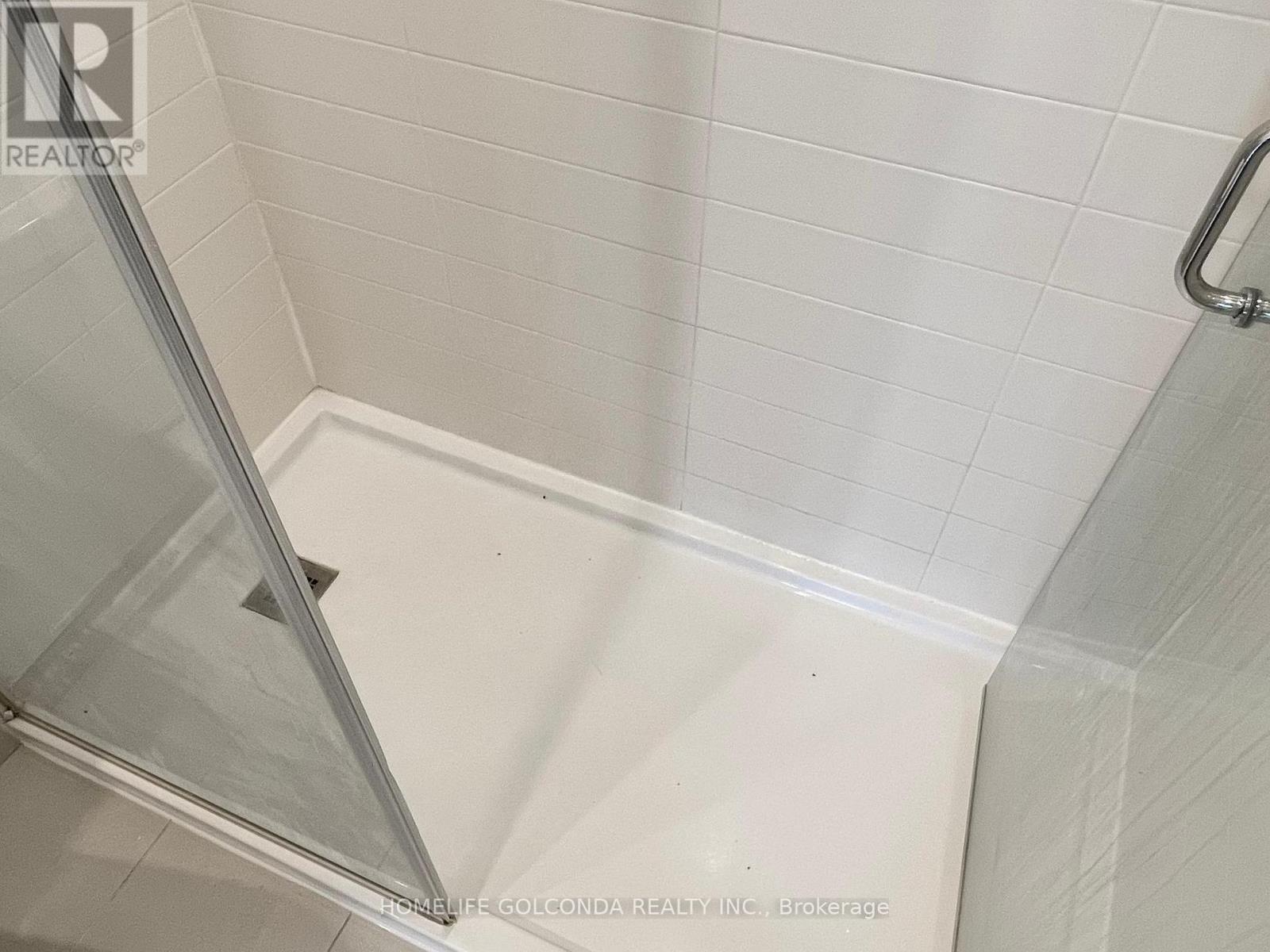 107 - 117 Ford Street S, Toronto, Ontario  M6N 3A2 - Photo 30 - W12897536