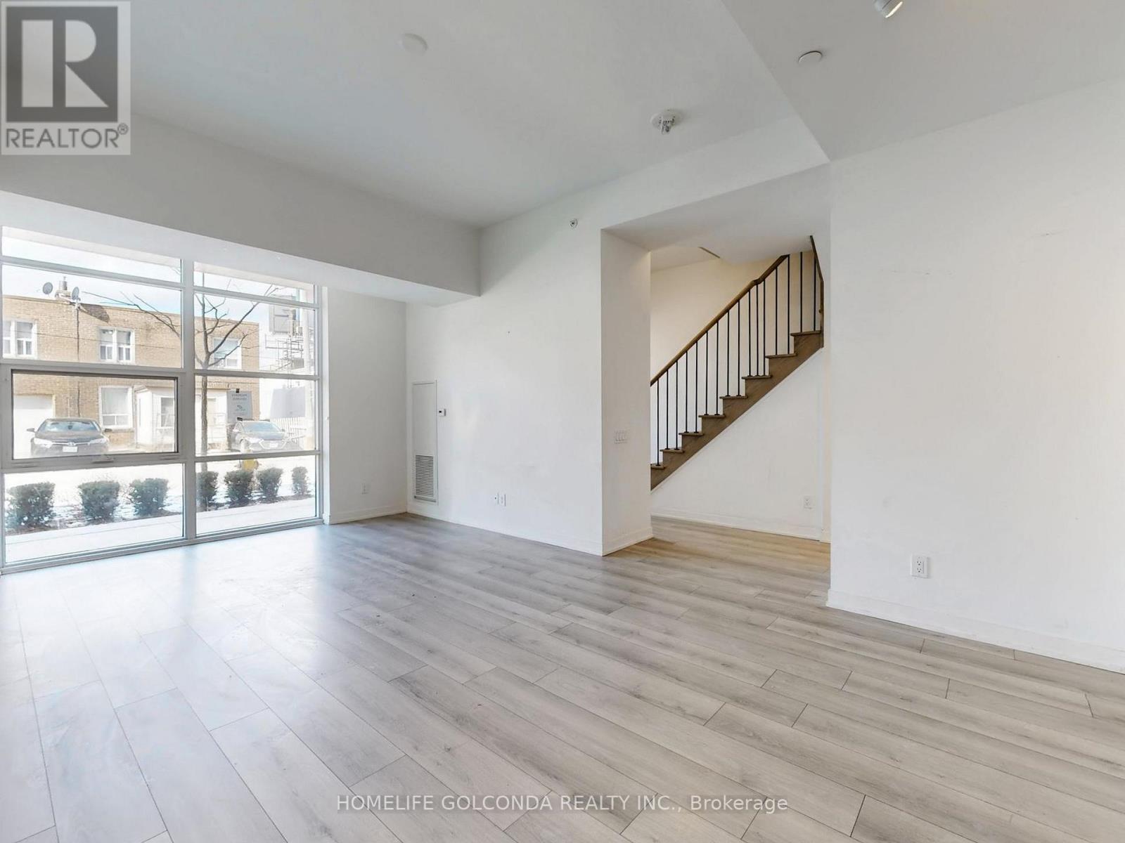 107 - 117 Ford Street S, Toronto, Ontario  M6N 3A2 - Photo 8 - W12897536