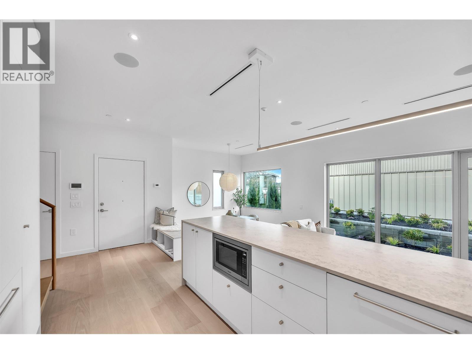 2 2915 E 5th Avenue, Vancouver, British Columbia  V5M 1N6 - Photo 11 - R3101017