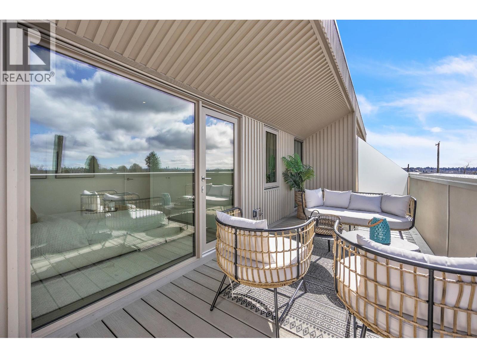 2 2915 E 5th Avenue, Vancouver, British Columbia  V5M 1N6 - Photo 30 - R3101017