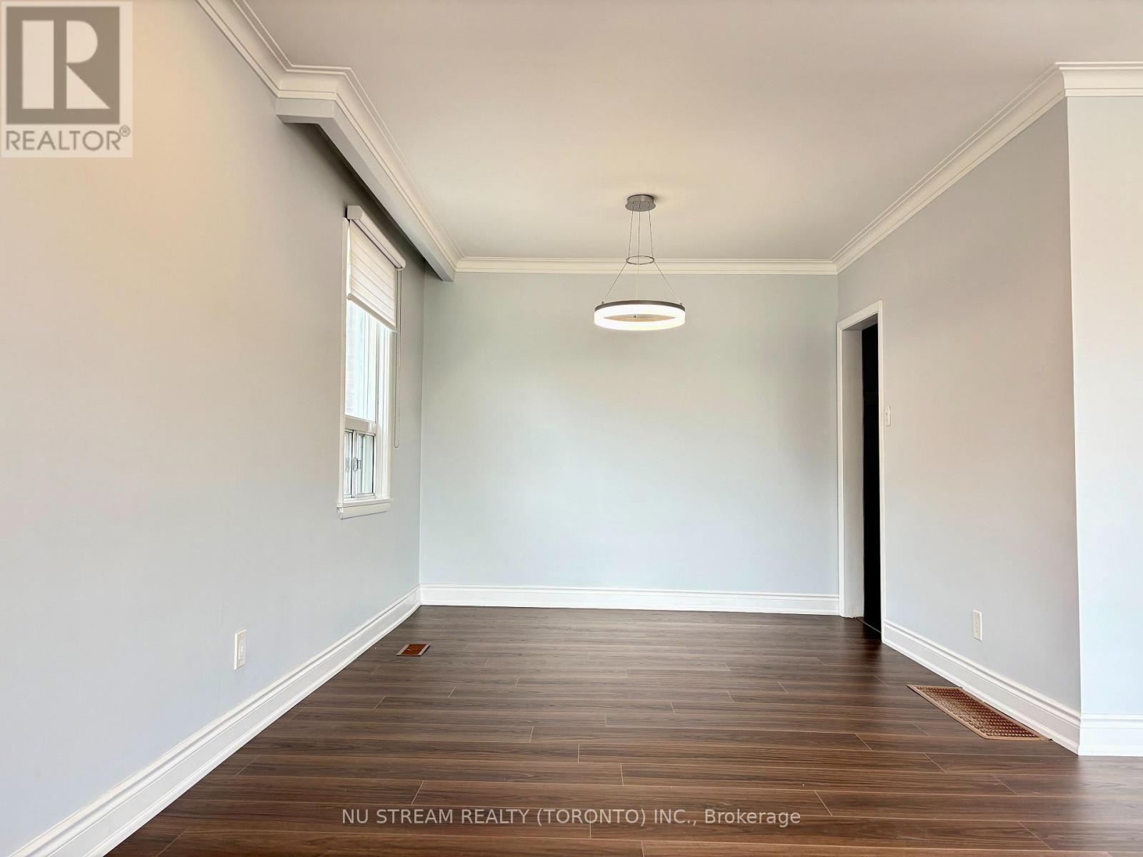 156 Combe Avenue, Toronto (Bathurst Manor), Ontario  M3H 4K3 - Photo 5 - C12902120