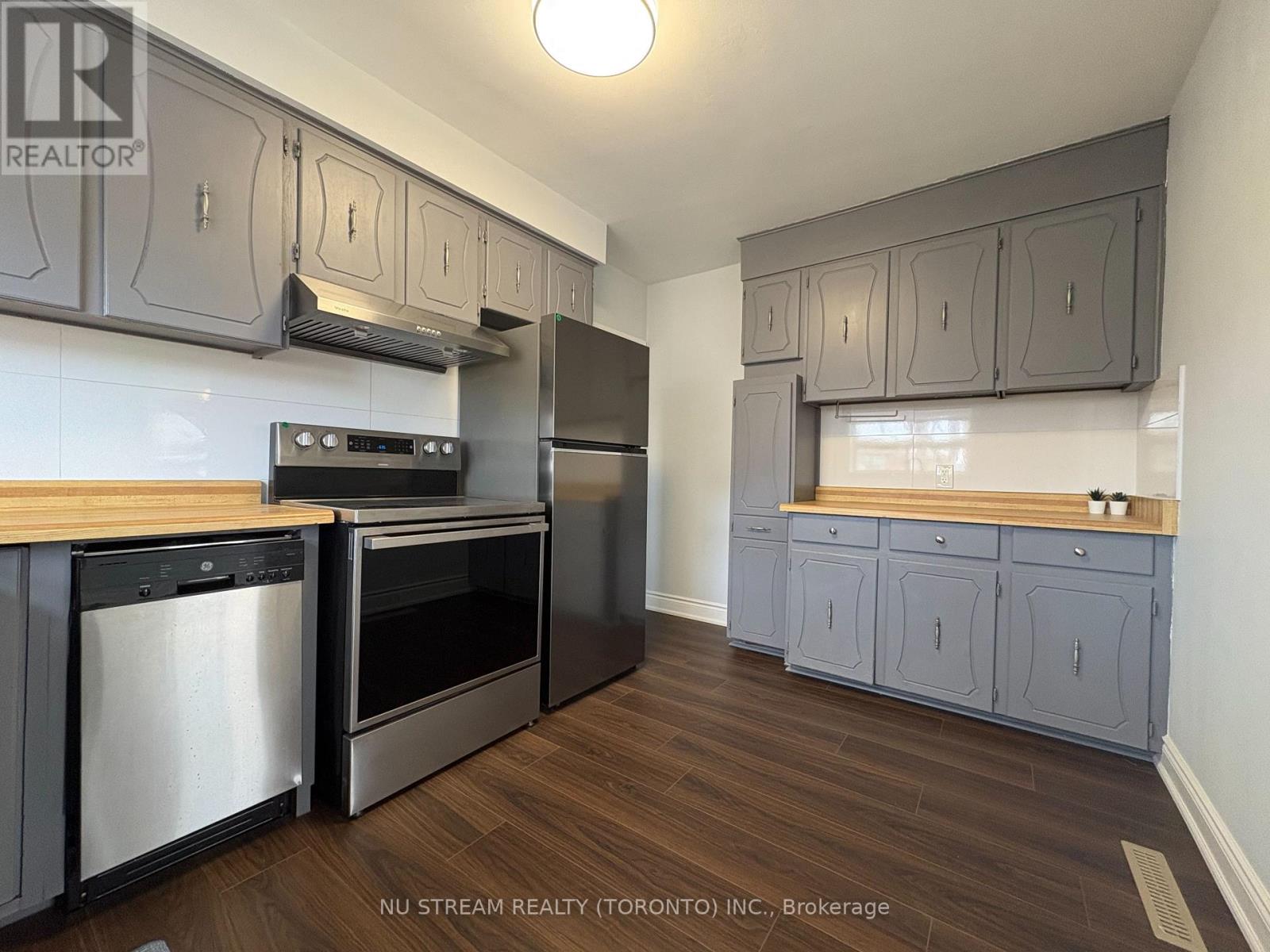 156 Combe Avenue, Toronto (Bathurst Manor), Ontario  M3H 4K3 - Photo 7 - C12902120