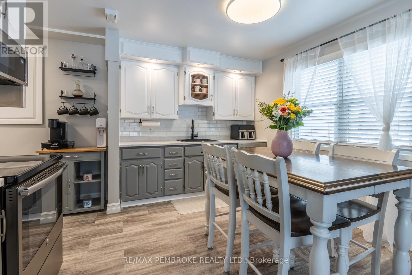 11 Michael Crescent, Petawawa, Ontario  K8H 2L5 - Photo 20 - X12902116