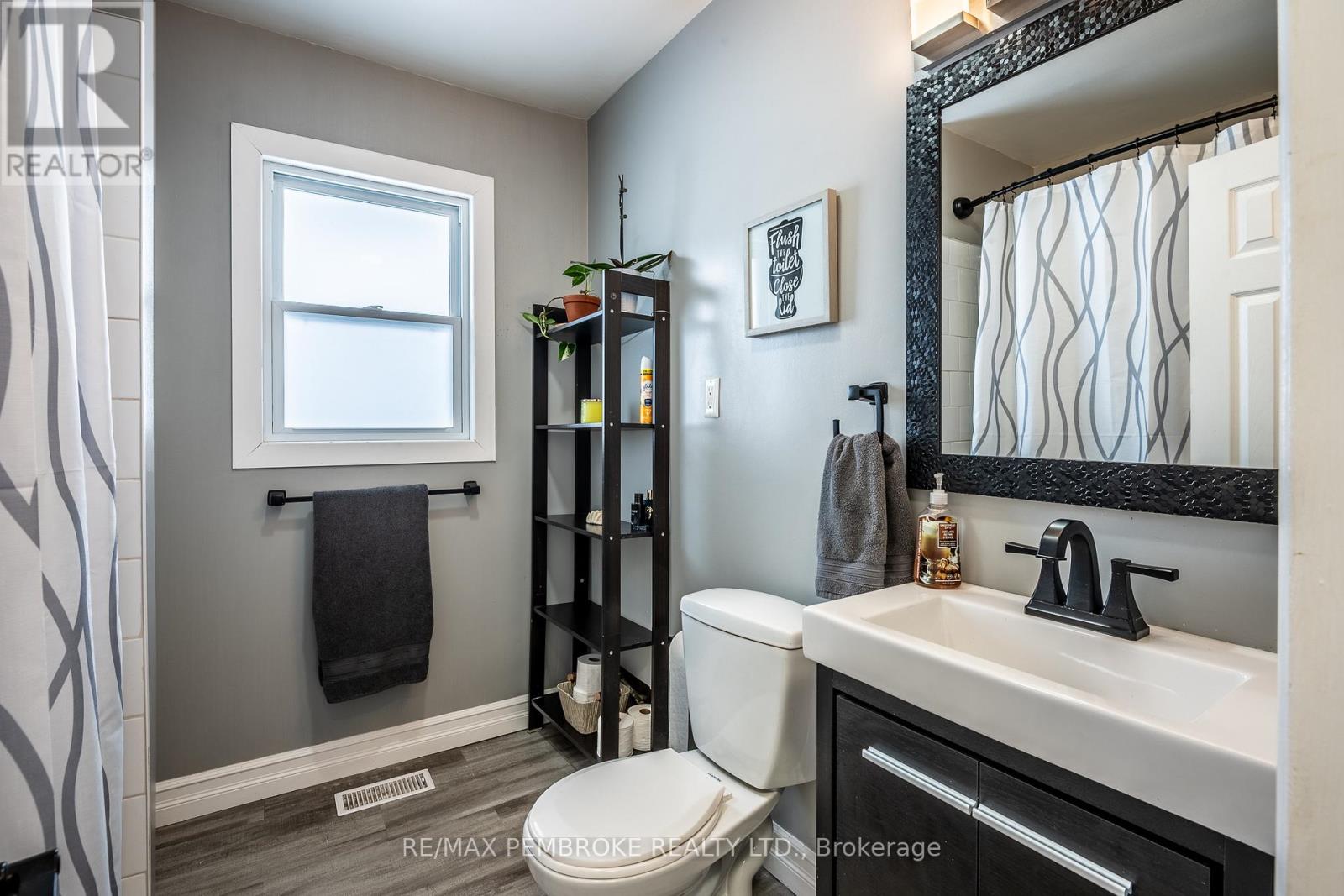 11 Michael Crescent, Petawawa, Ontario  K8H 2L5 - Photo 22 - X12902116