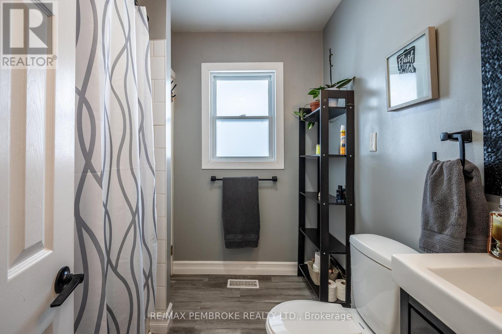 11 Michael Crescent, Petawawa, Ontario  K8H 2L5 - Photo 23 - X12902116