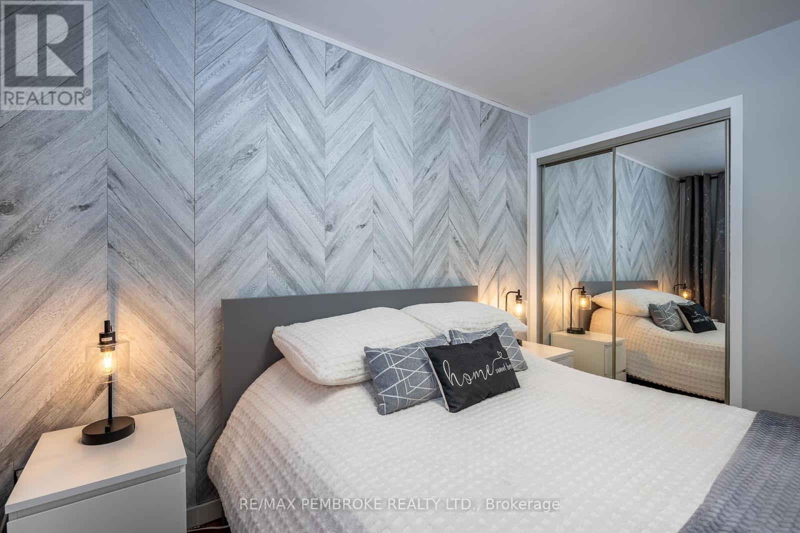 11 Michael Crescent, Petawawa, Ontario  K8H 2L5 - Photo 25 - X12902116