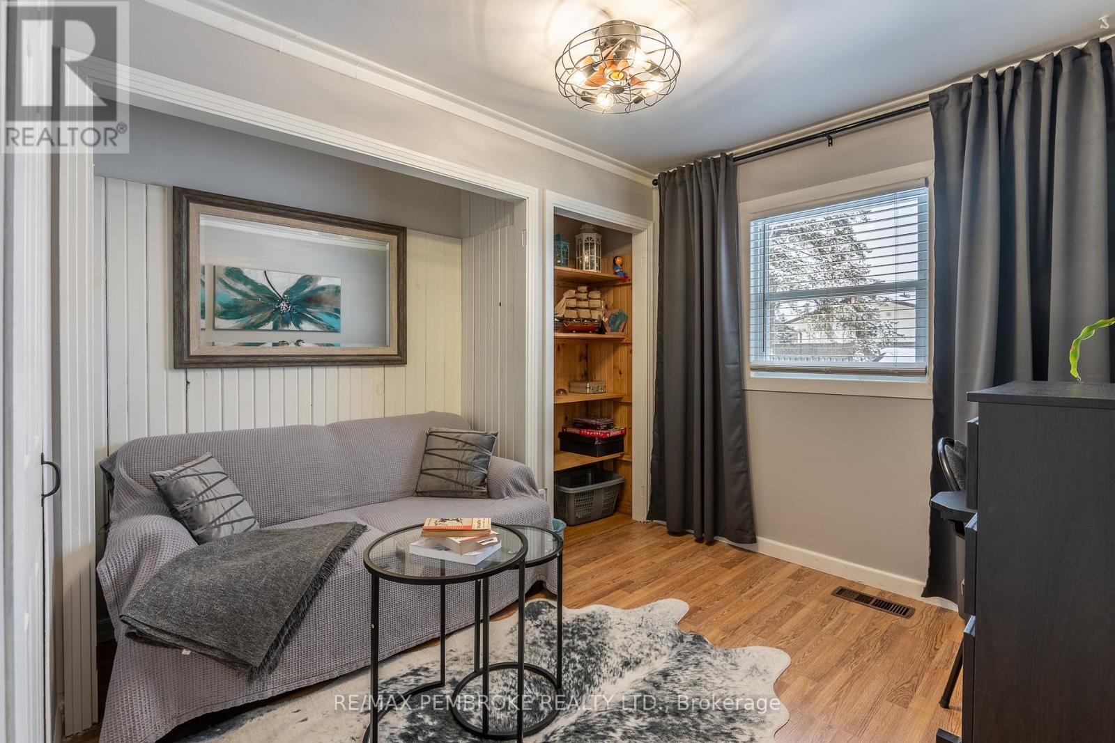 11 Michael Crescent, Petawawa, Ontario  K8H 2L5 - Photo 27 - X12902116