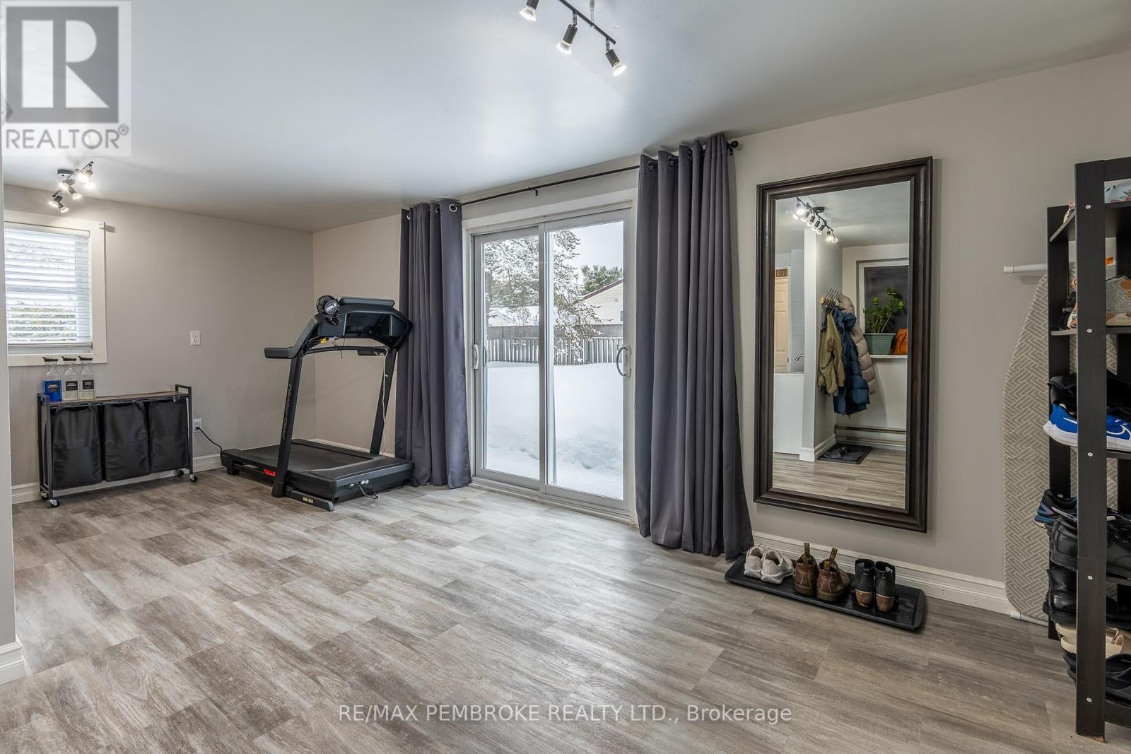 11 Michael Crescent, Petawawa, Ontario  K8H 2L5 - Photo 33 - X12902116