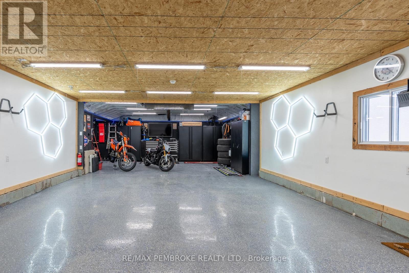 11 Michael Crescent, Petawawa, Ontario  K8H 2L5 - Photo 38 - X12902116