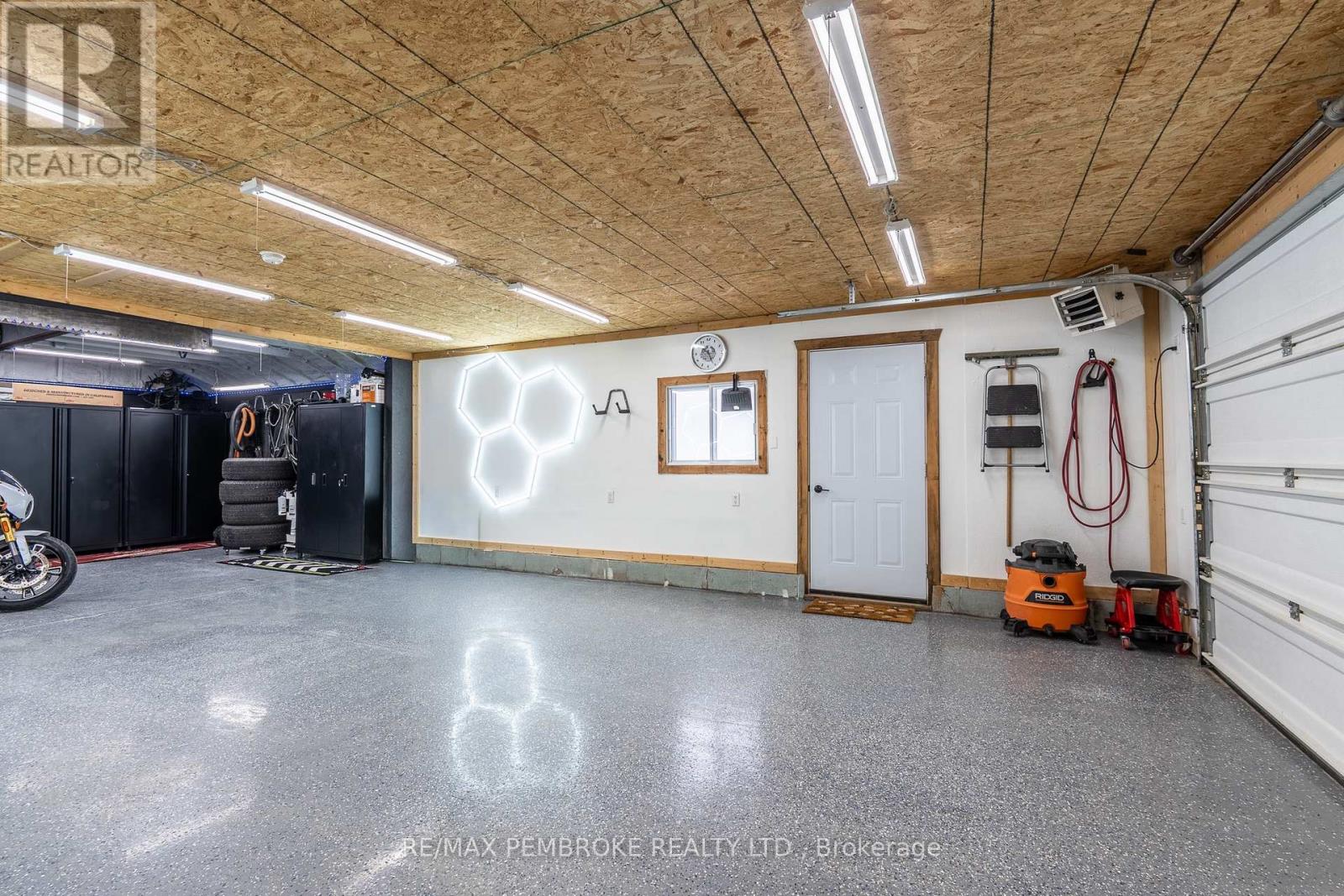 11 Michael Crescent, Petawawa, Ontario  K8H 2L5 - Photo 40 - X12902116