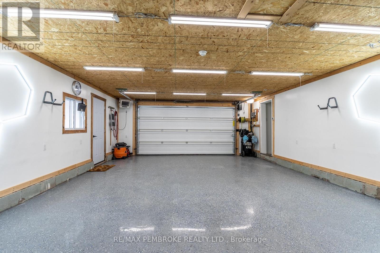 11 Michael Crescent, Petawawa, Ontario  K8H 2L5 - Photo 41 - X12902116