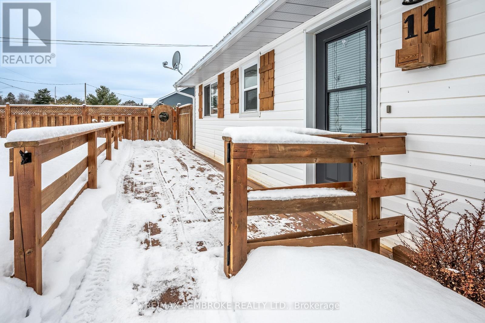 11 Michael Crescent, Petawawa, Ontario  K8H 2L5 - Photo 42 - X12902116