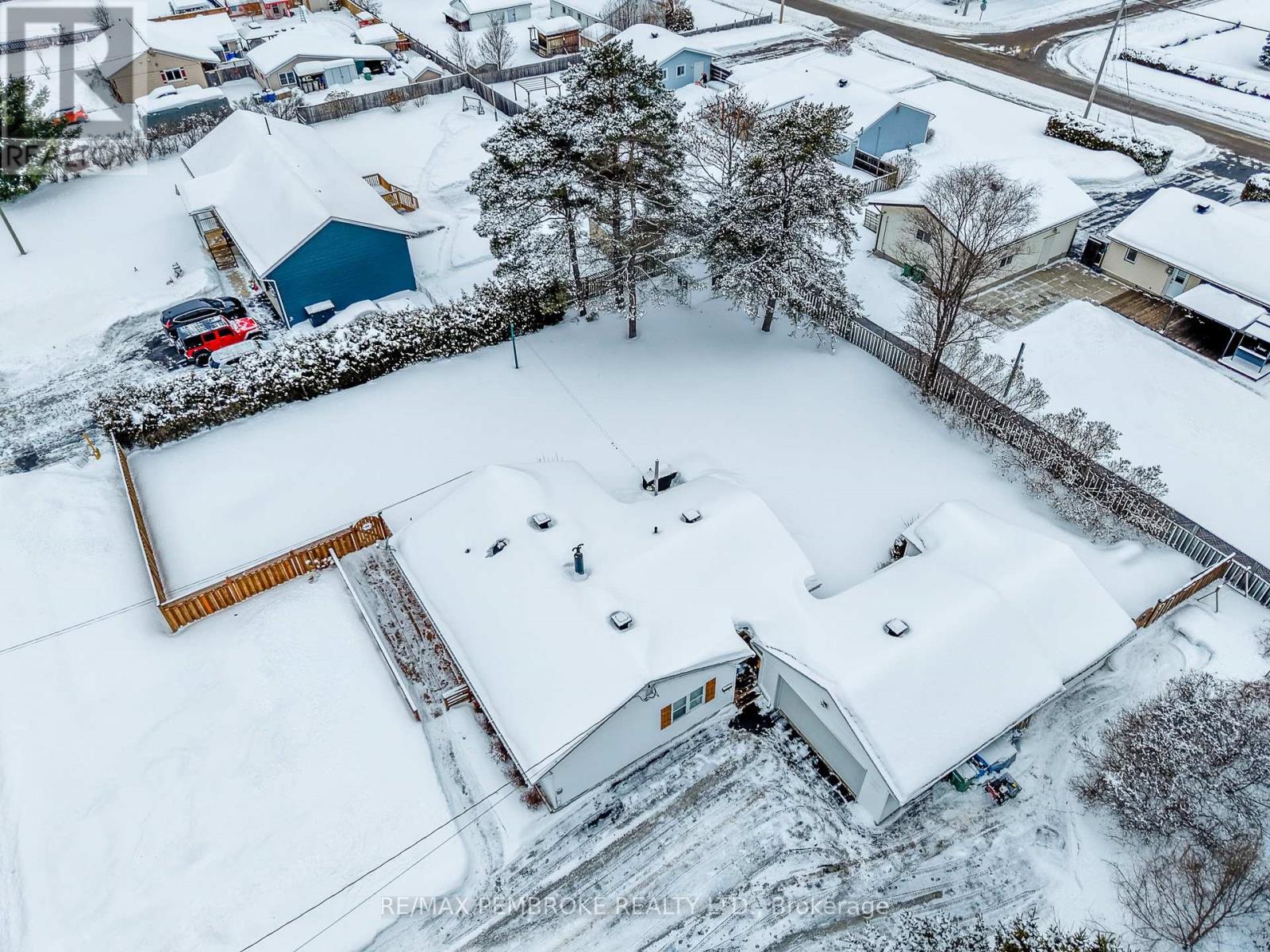 11 Michael Crescent, Petawawa, Ontario  K8H 2L5 - Photo 8 - X12902116